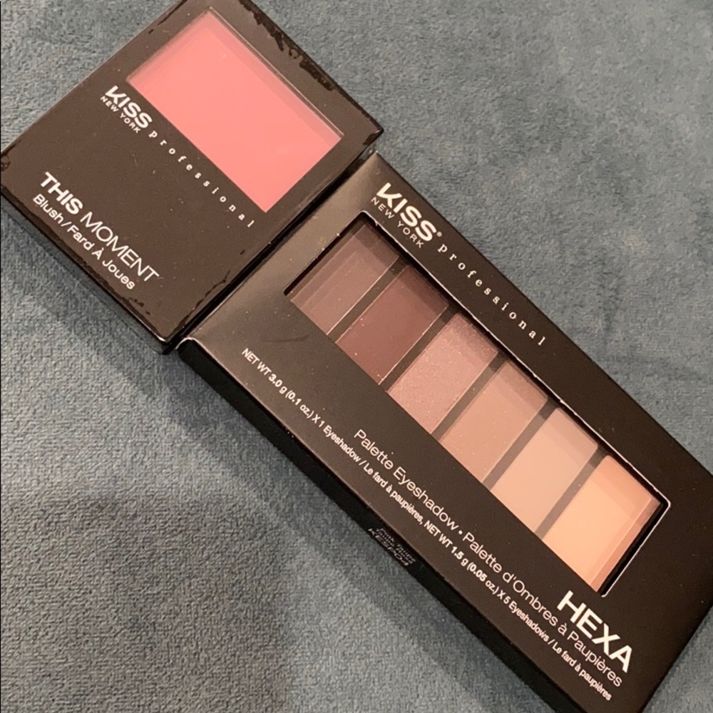 Kiss makeup set